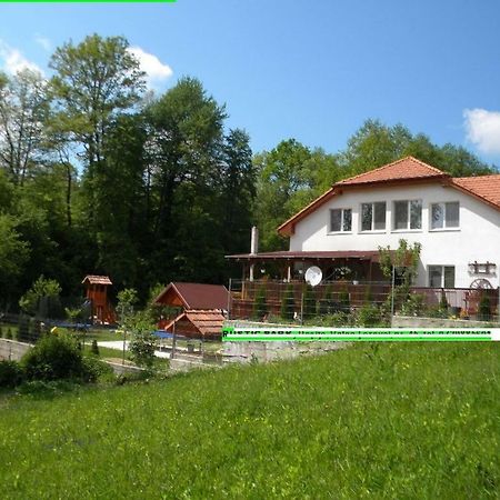 Yoyo Zurli Park Resita Exterior photo