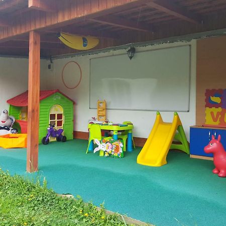 Yoyo Zurli Park Resita Exterior photo