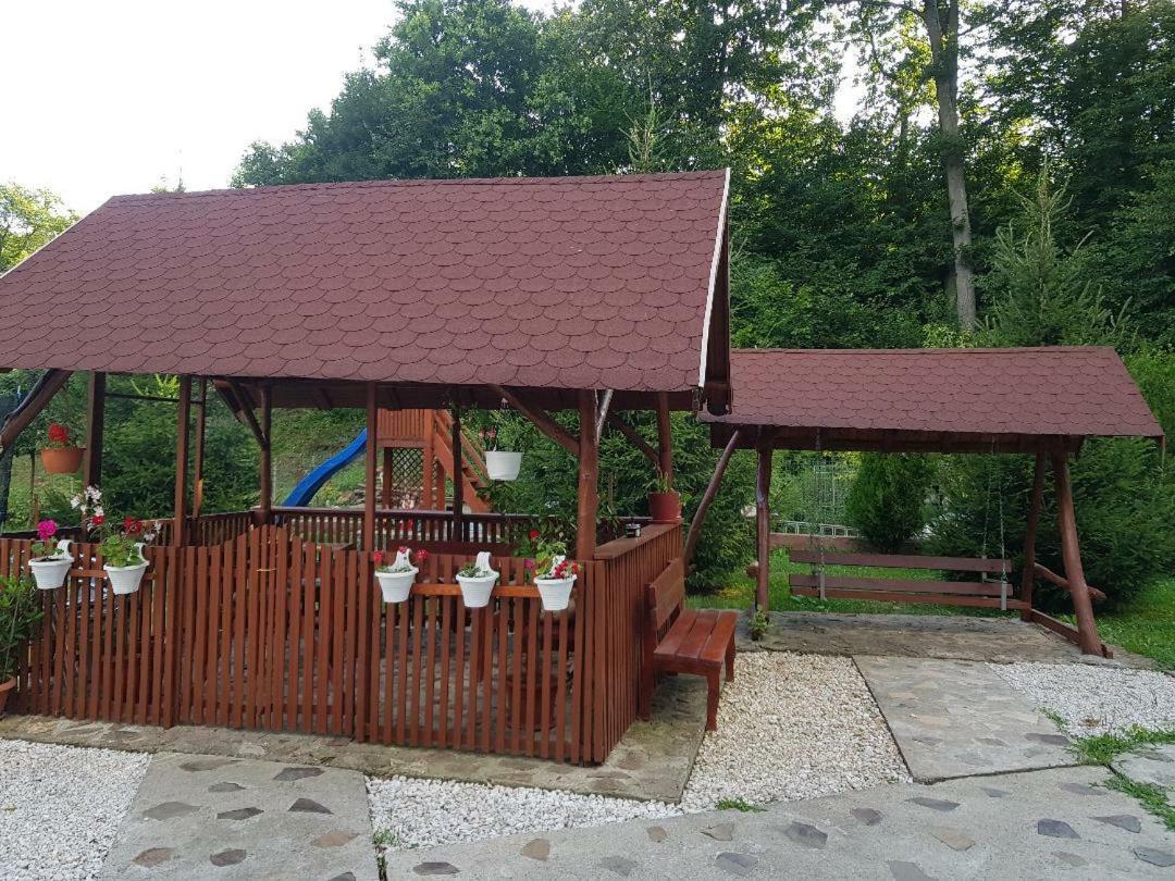 Yoyo Zurli Park Resita Exterior photo